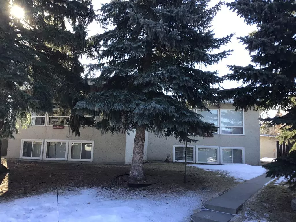 Calgary, AB T3A 0M7,4013 Vance PL NW