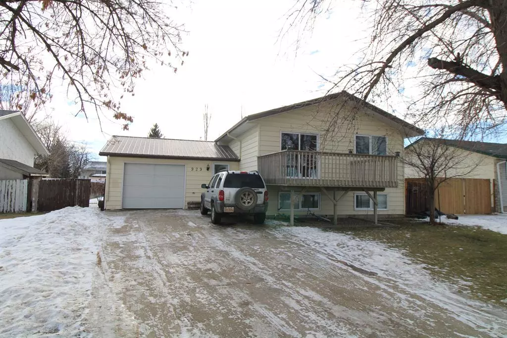 Coaldale, AB T1M 1A7,929 19a ave