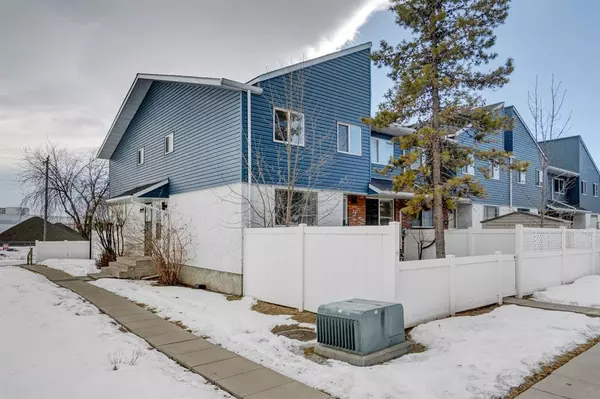 Calgary, AB T2X 3B9,4769 Hubalta RD SE #39