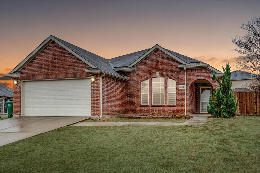 8624 Scotts Bluff Court, Fort Worth, TX 76244