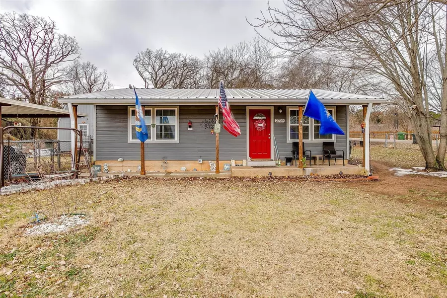 2709 Cedarhill Street, Granbury, TX 76048