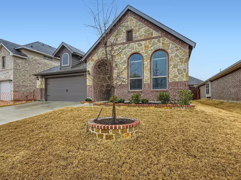 6121 Cobbetts Pond Lane, Fort Worth, TX 76179