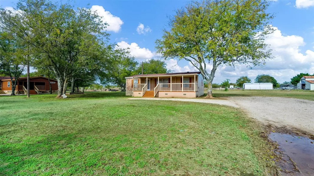 7724 County Road 915, Joshua, TX 76058