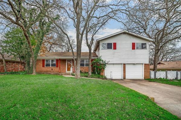 713 Timberhill Drive, Hurst, TX 76053