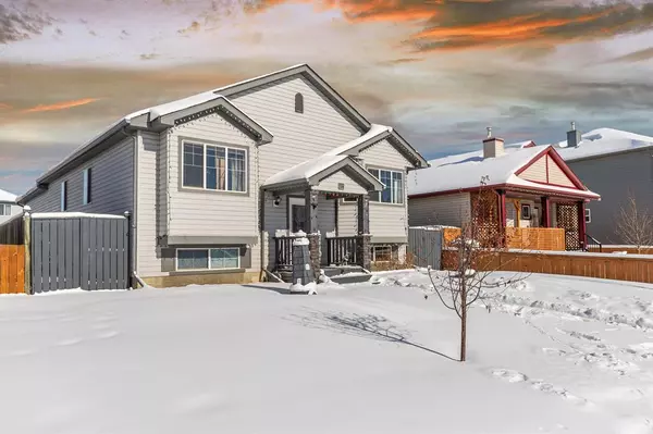 Chestermere, AB T1X 1M2,207 West Creek Close