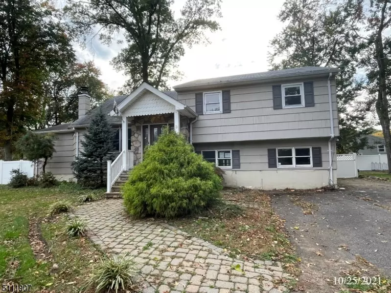 3 School St, Green Brook Twp., NJ 08812