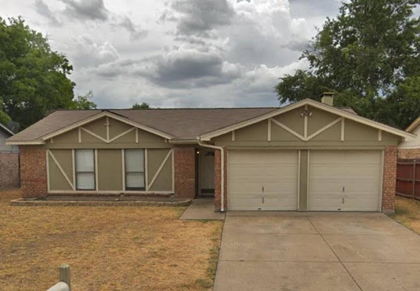 509 Edwards Drive, Saginaw, TX 76179