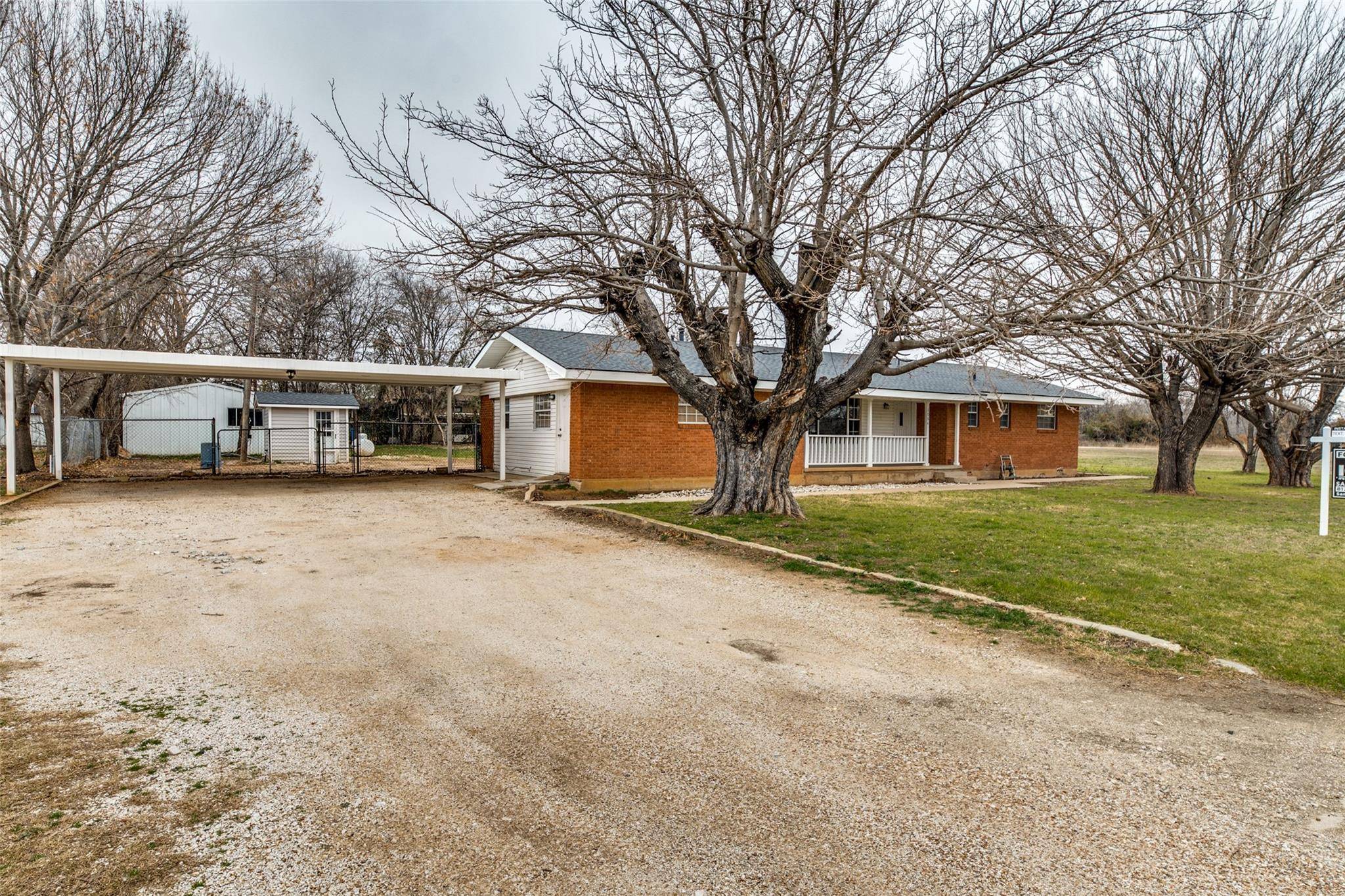 1064 Central Avenue, Newark, TX 76071