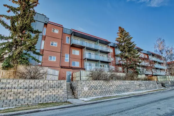 Calgary, AB T2K 5X1,335 Garry CRES NE #107