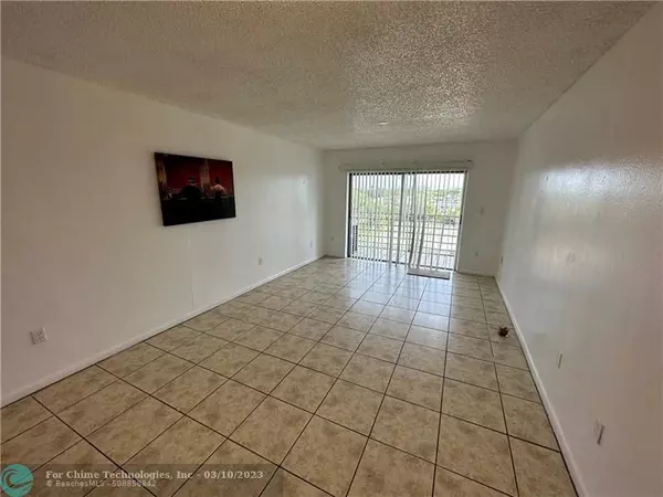 Lauderdale Lakes, FL 33311,3600 NW 21st St  #411