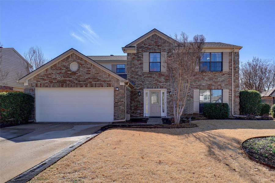 1221 Eaton Lane, Grapevine, TX 76051