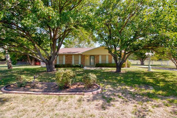 305 Meadowood Circle, Lowry Crossing, TX 75407