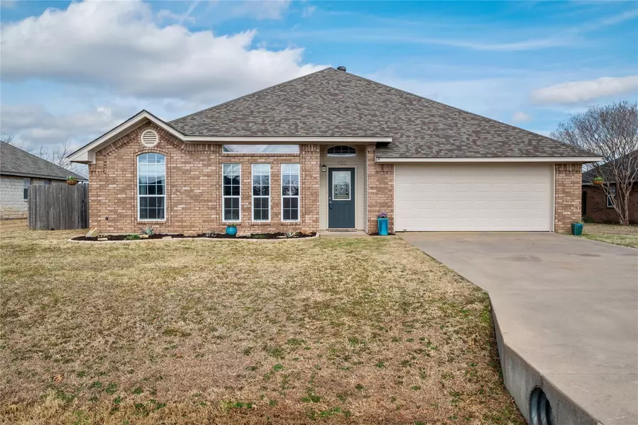 602 Parker Lane, Granbury, TX 76048