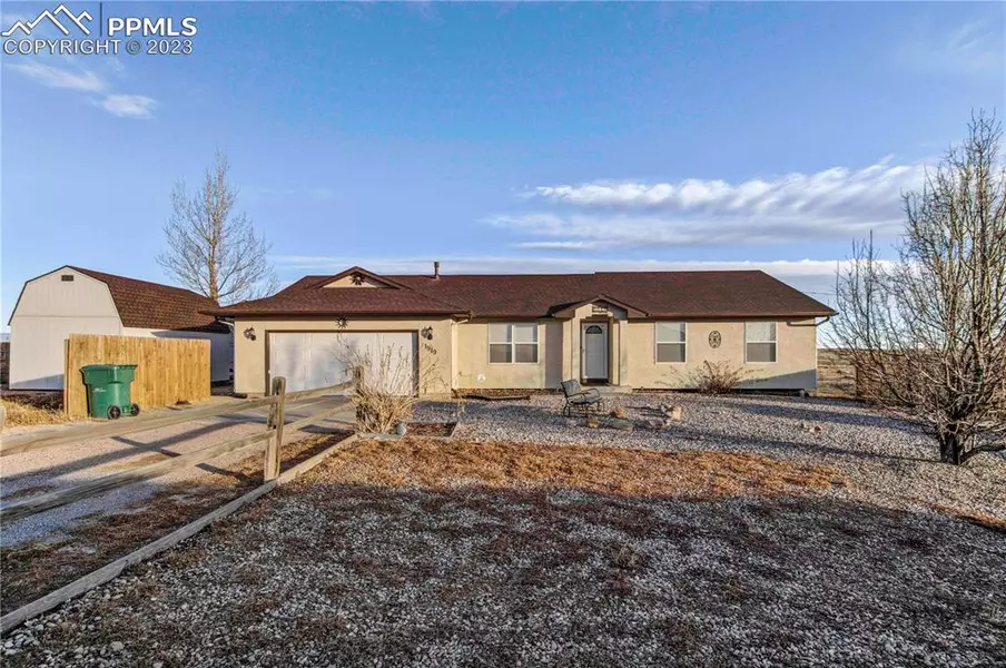 1919 E Tioga LN, Pueblo West, CO 81007