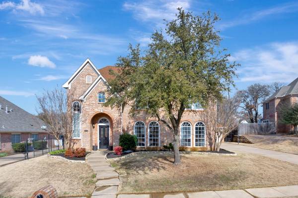 8619 Castle Creek Court, North Richland Hills, TX 76182