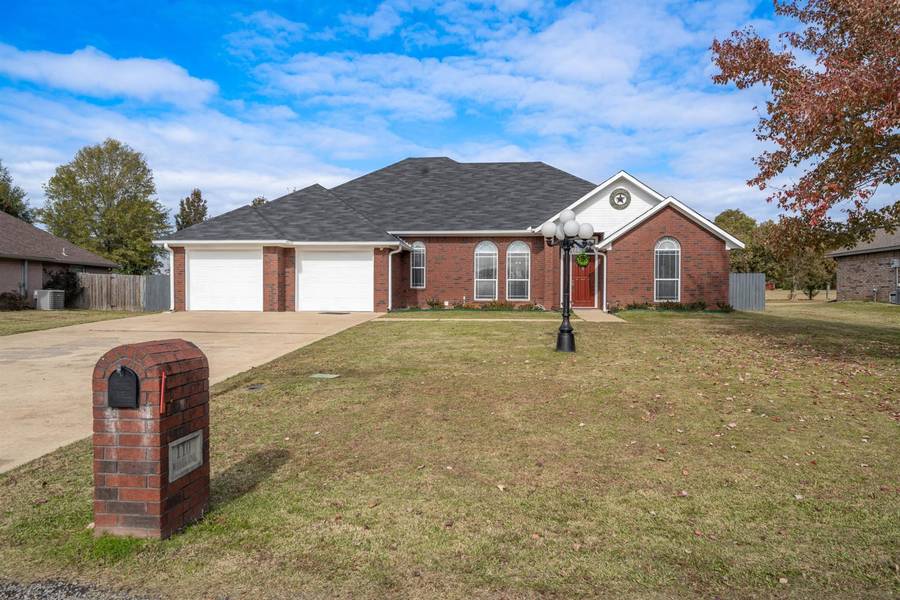 110 Diane Lane, Mount Pleasant, TX 75455