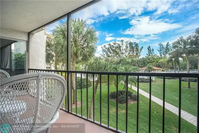 3930 Inverrary Blvd  #208-D, Lauderhill, FL 33319