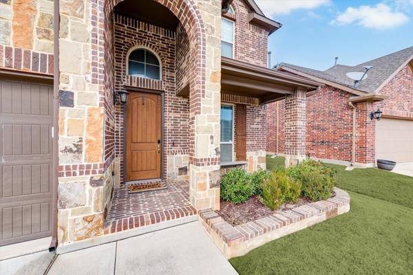 6825 San Luis Trail, Fort Worth, TX 76131