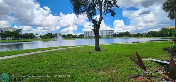 Pompano Beach, FL 33069,2801 N Palm Aire Dr  #103