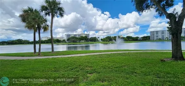 Pompano Beach, FL 33069,2801 N Palm Aire Dr  #103