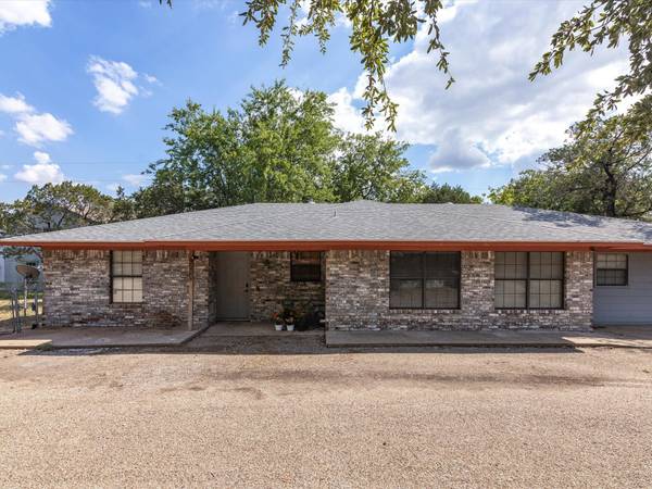 1719 Hitching Post Road, Granbury, TX 76049