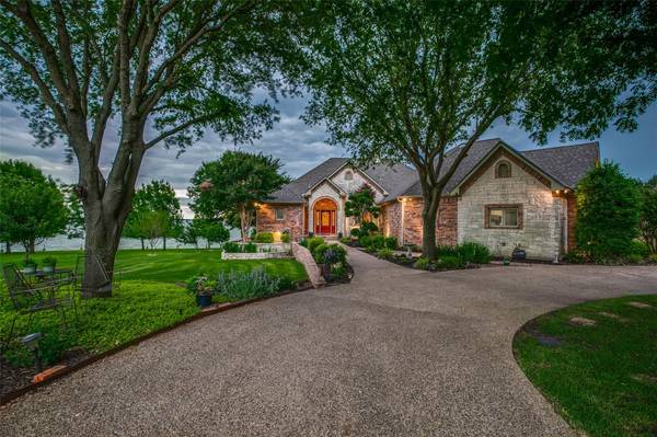 424 Moonlight Drive, Corsicana, TX 75109