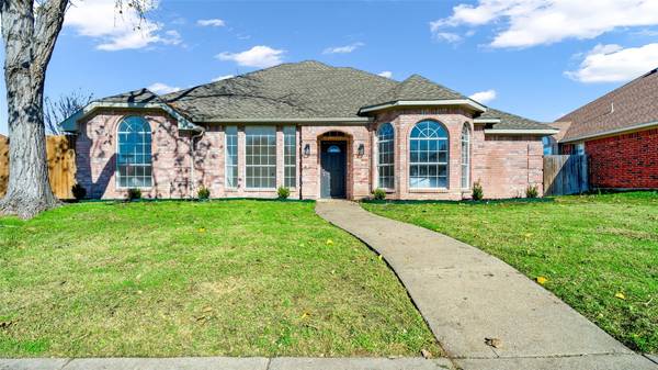 6618 Stamps Street, Rowlett, TX 75089