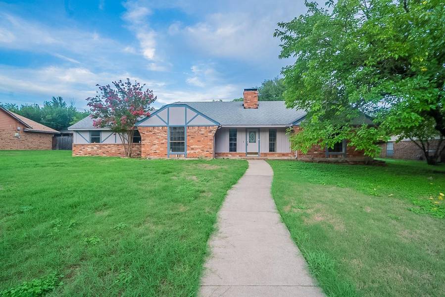 202 Pecan Creek Street, Red Oak, TX 75154