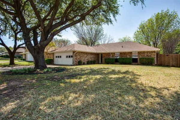 3043 Panhandle Drive, Grapevine, TX 76051