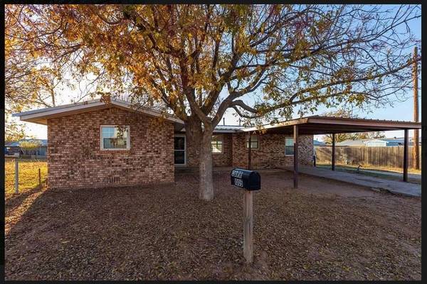 1005 N Roby Avenue, Rotan, TX 79546