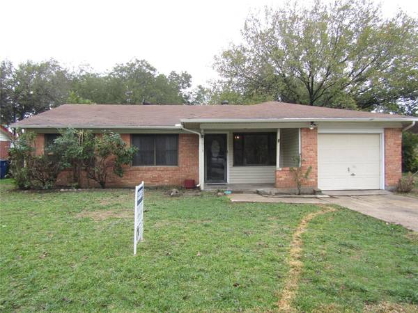 1913 Tennyson Circle, Garland, TX 75040