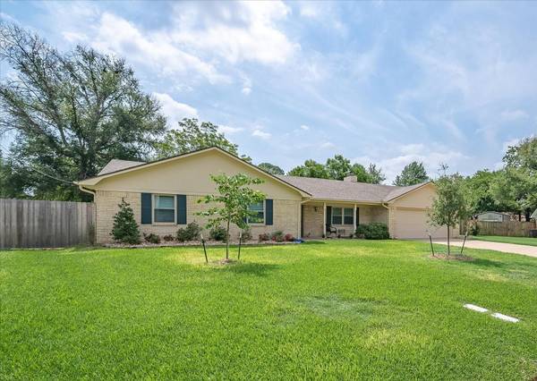 420 Pamela Drive, Mineola, TX 75773