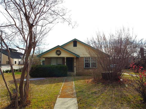 604 Dallas Drive, Roanoke, TX 76262