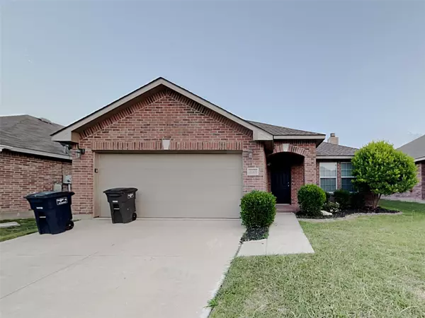 1245 Kachina Lane, Fort Worth, TX 76052