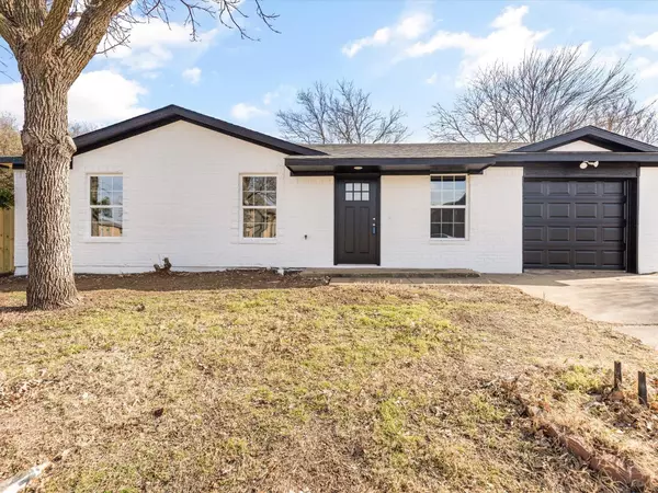 525 Phillips Street, Cleburne, TX 76033