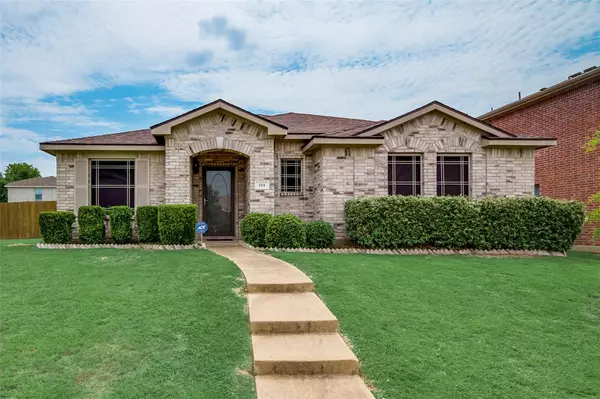 111 Elk Pass, Cedar Hill, TX 75104