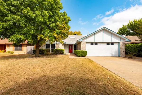 810 Hillside Drive, Cedar Hill, TX 75104