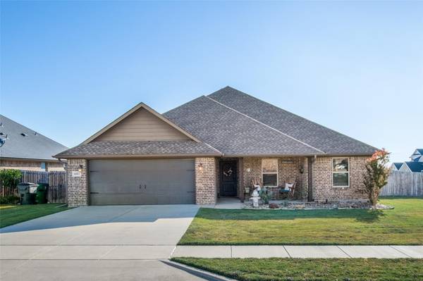 4001 Wagon Wheel Drive,  Sanger,  TX 76266