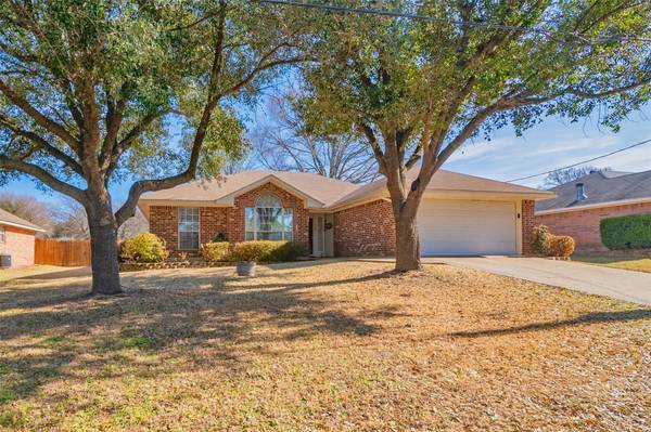 658 Inwood Street,  Mineola,  TX 75773