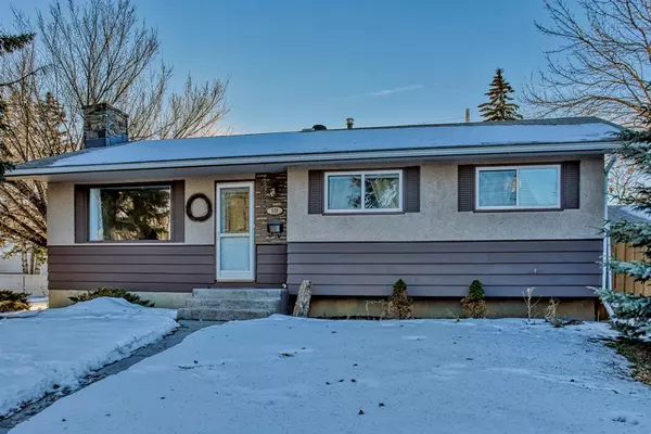 Calgary, AB T2H 1W4,819 Avonlea PL SE