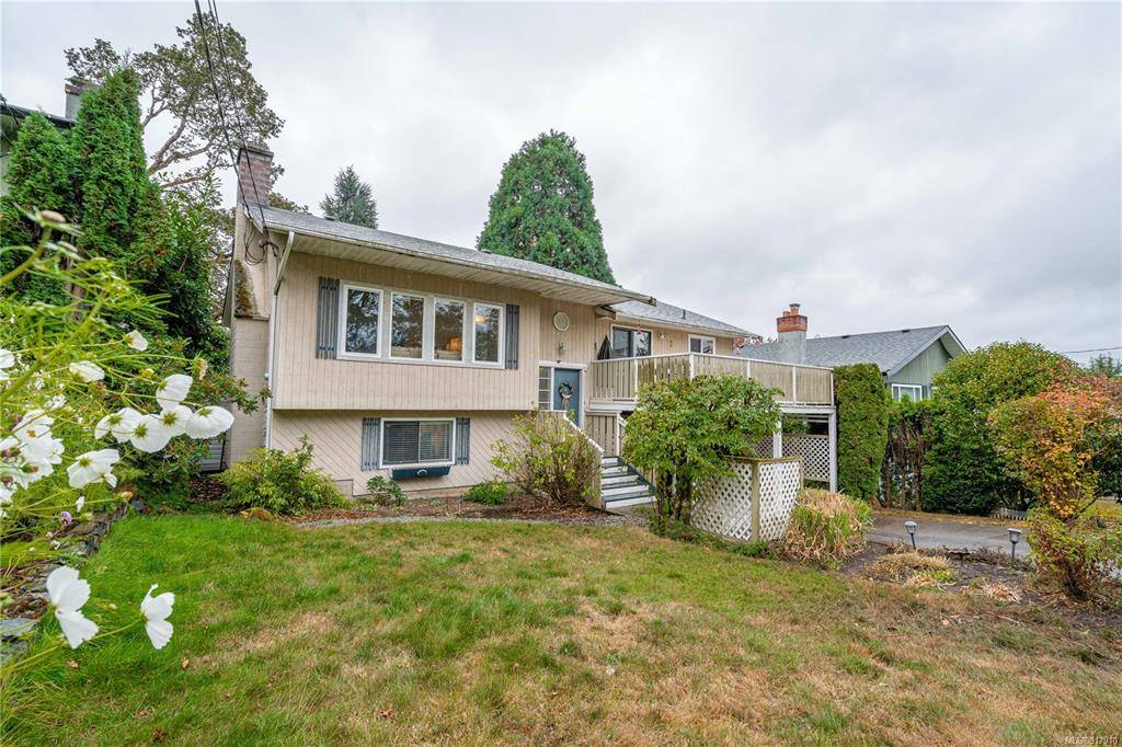 Central Saanich, BC V8M 1C1,943 Verdier Ave