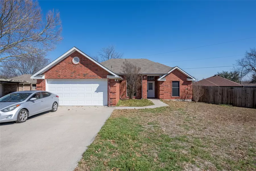 518 N 2nd Street, Krum, TX 76249