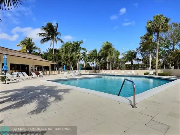 Deerfield Beach, FL 33442,195 Deer Creek Blvd  #808