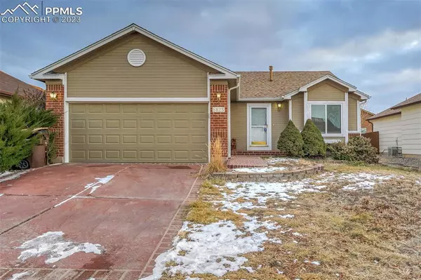 6823 Kasson DR, Fountain, CO 80817