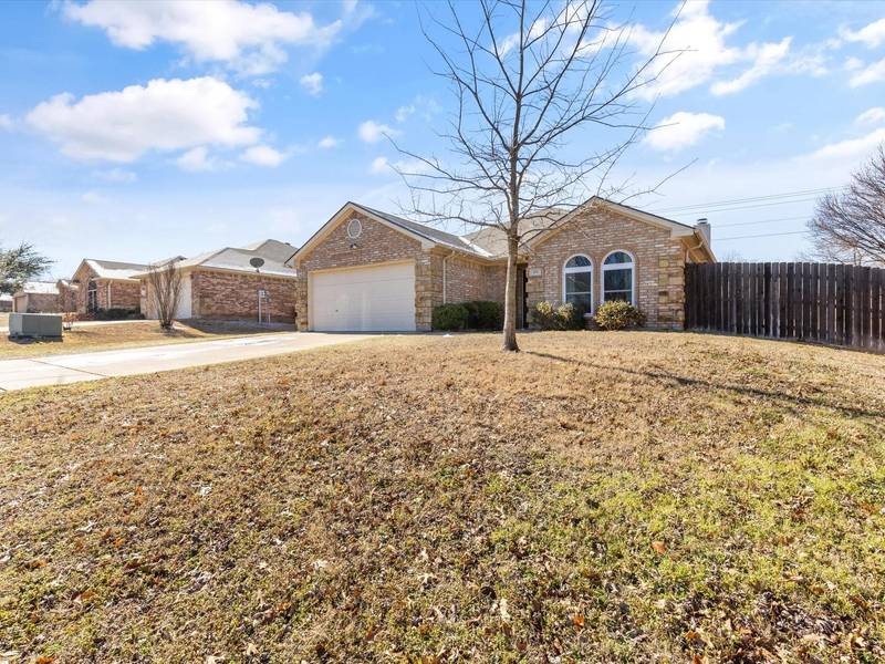 213 Wellington Trail, Weatherford, TX 76085