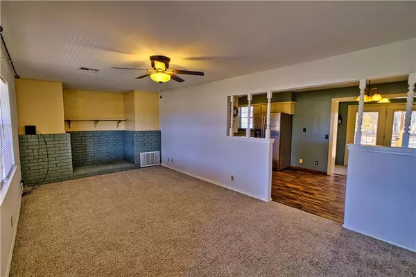 Chandler, OK 74834,104 Meadow Lane