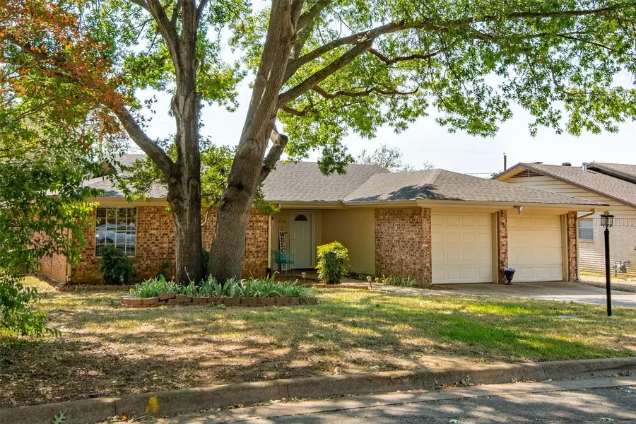 1716 Westover Drive, Arlington, TX 76015