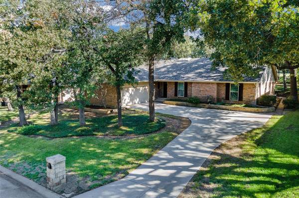 29 Troon Drive, Trophy Club, TX 76262