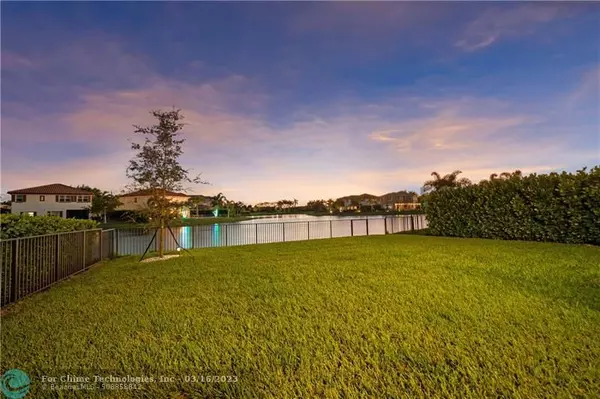 Parkland, FL 33076,10230 Lake Vista Ct