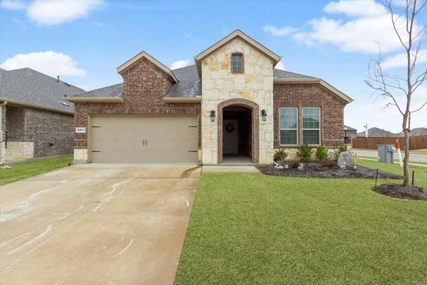 3204 Quartz Road, Aubrey, TX 76227